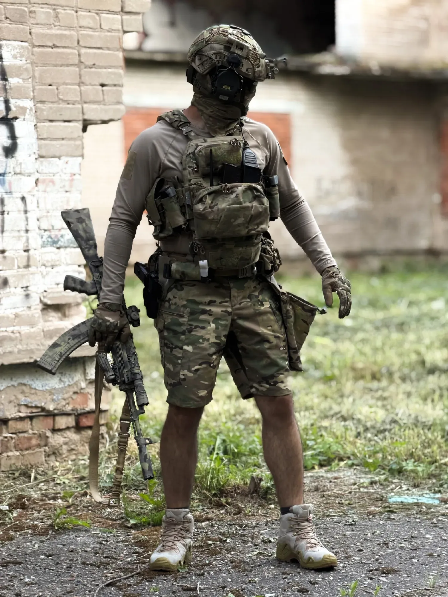 Тактические шорты и лонгслив от LIVEMILITANT