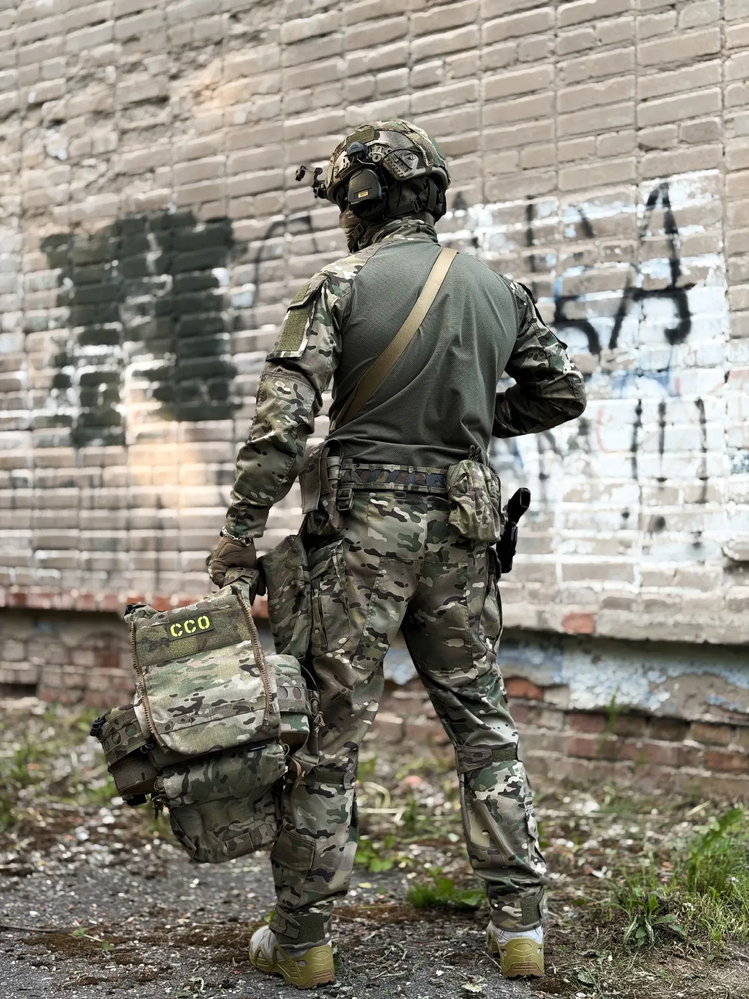 Тактические брюки М1 и боевая рубашка от LIVEMILITANT