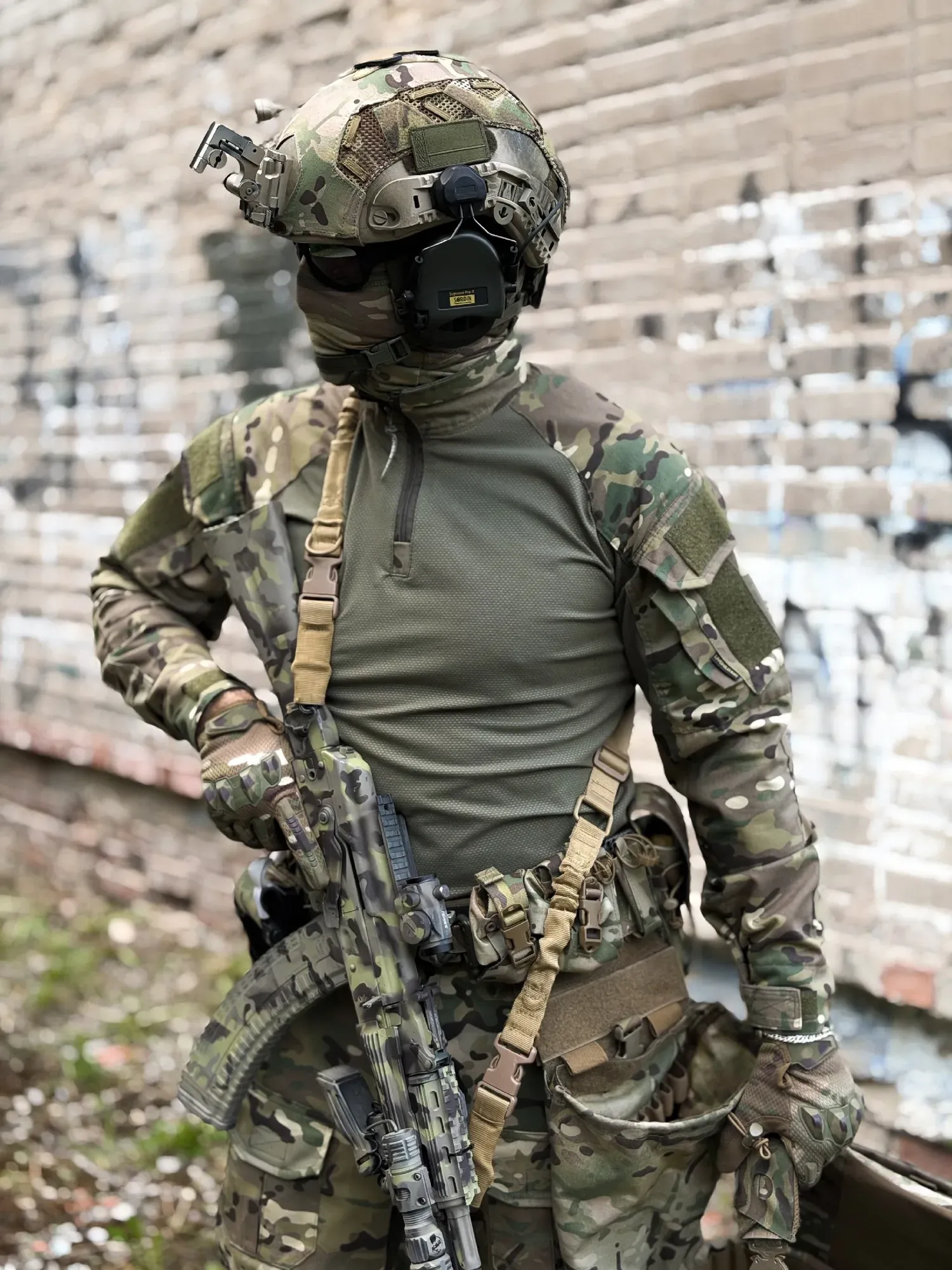Тактические брюки М1 и боевая рубашка от LIVEMILITANT