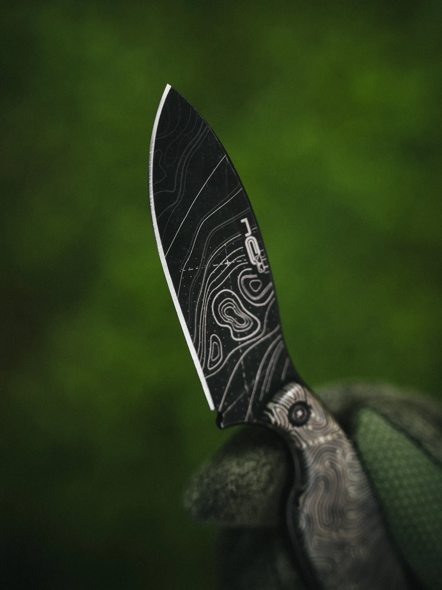 Нож Пилигрим от N.C.Custom с топографической гравировкой