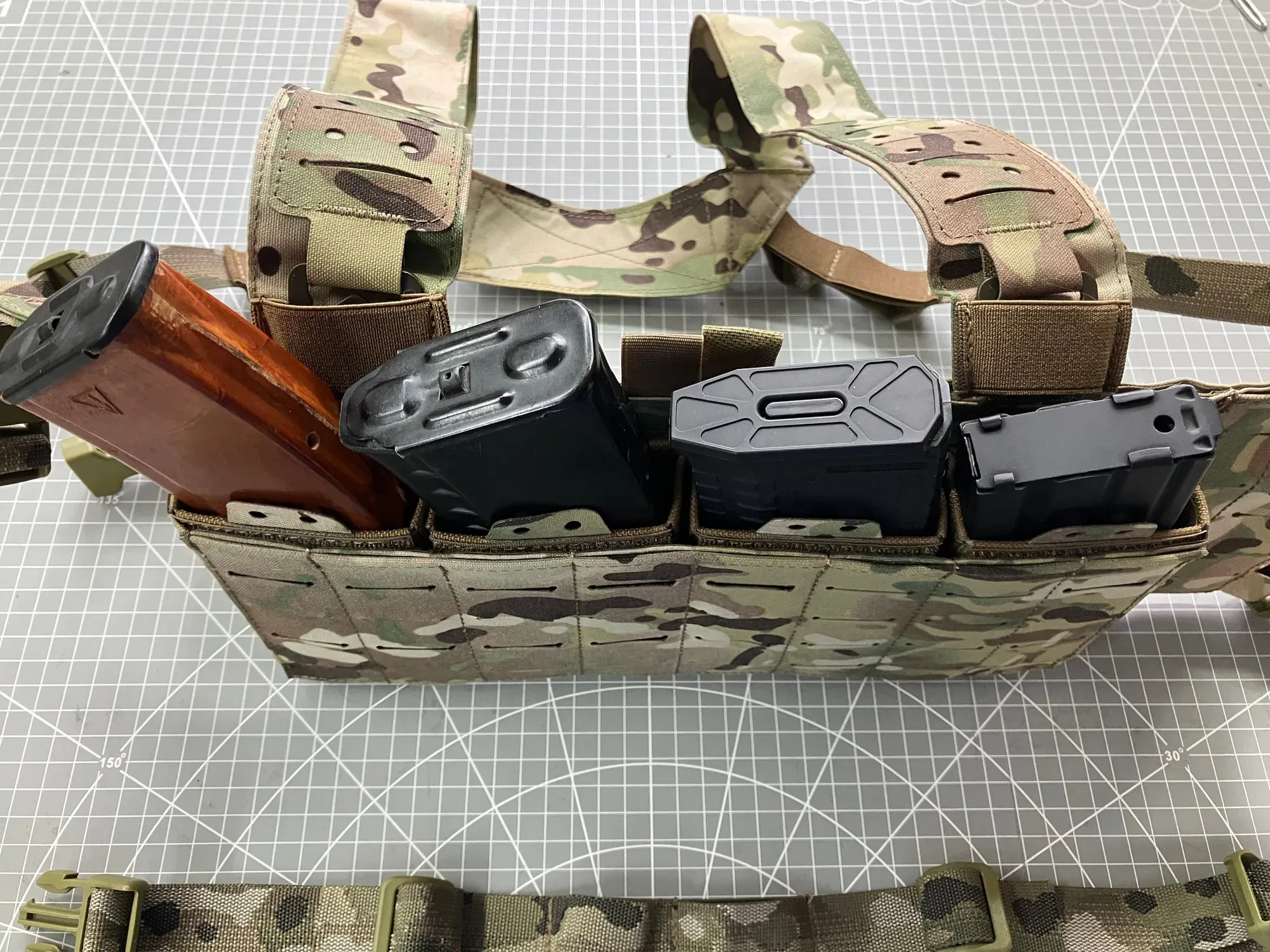 Кастомный нагрудник Боярышник от Black Buckle