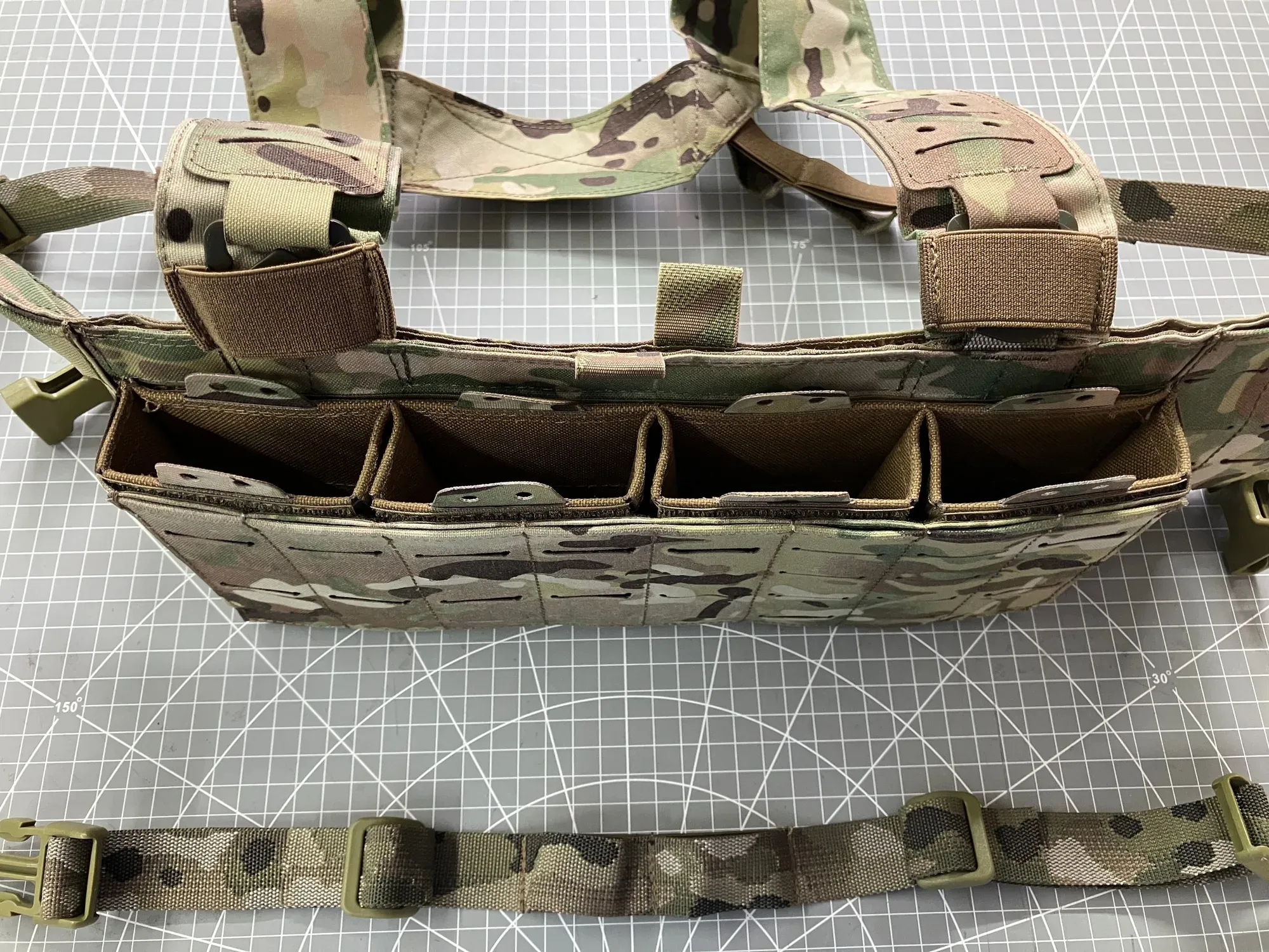 Кастомный нагрудник Боярышник от Black Buckle