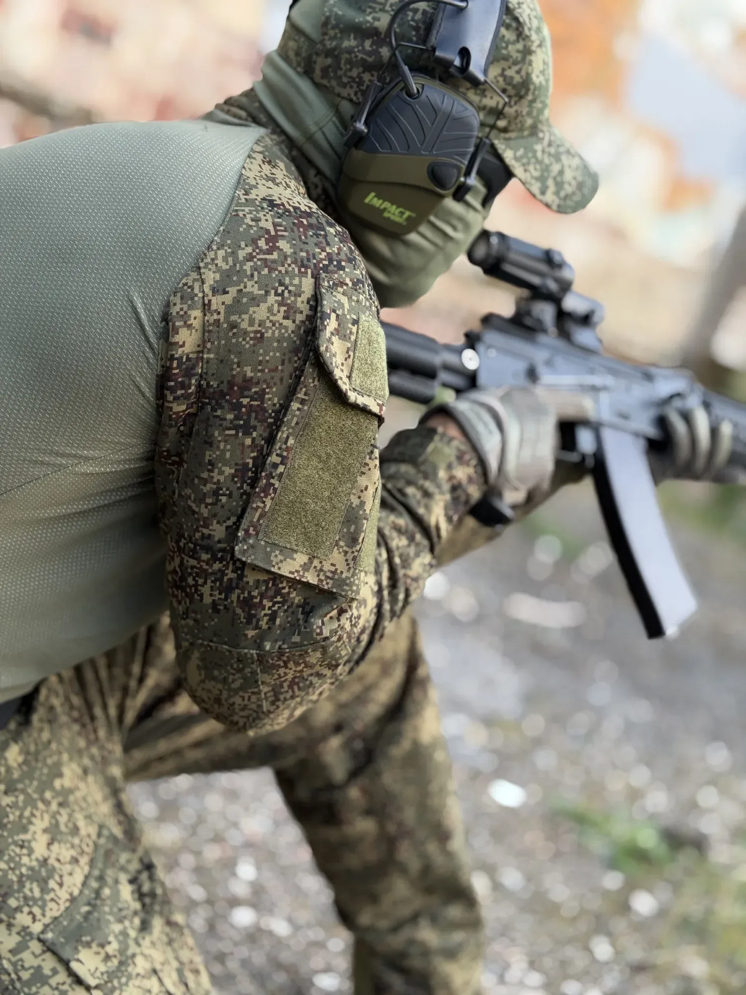 Тактические брюки М1 и боевая рубашка от LIVEMILITANT в расцветке ЕМР