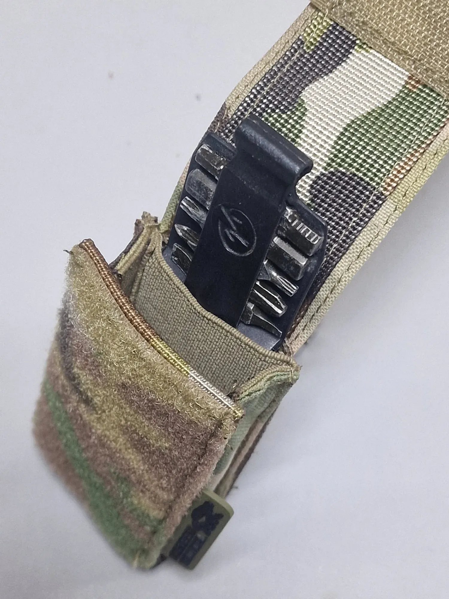 Подсумок для мультитула от Gordeev Tactical